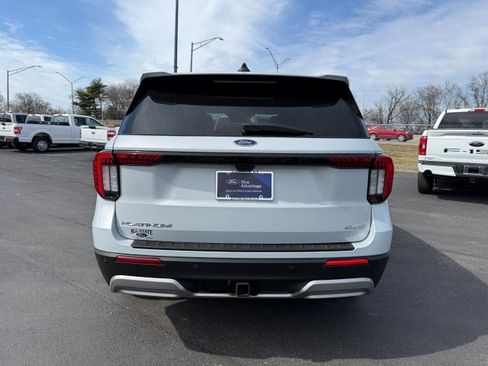 Certified 2025 Ford Explorer Platinum w/ LUX Leather Package AWD/4WD image 7