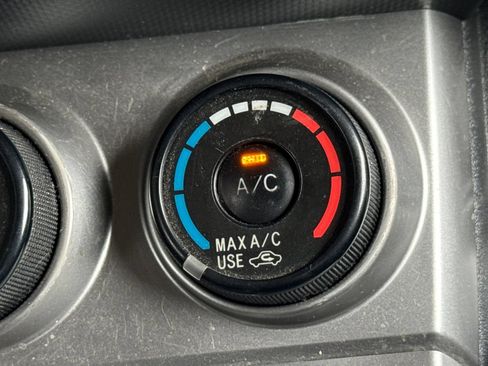 Used 2012 Scion xB FWD image 29