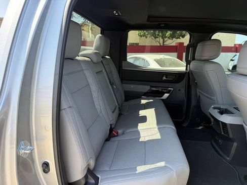 Used 2025 Toyota Tundra Limited AWD/4WD image 35