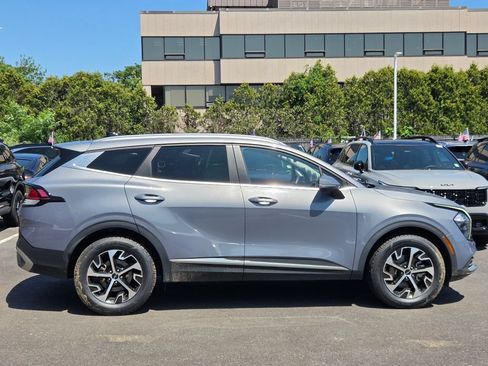 Used 2023 Kia Sportage EX AWD/4WD image 3