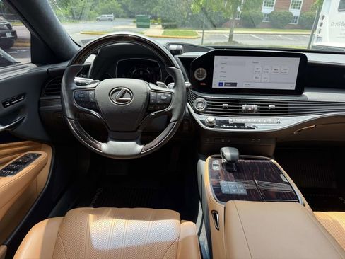 Used 2023 Lexus LS 500 AWD w/ Luxury Package image 8