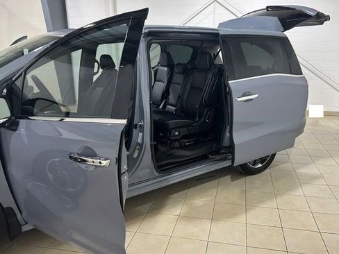 Used 2023 Honda Odyssey Elite image 14