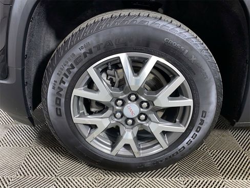 Certified 2023 GMC Acadia SLE w/ Driver Convenience Package image 10