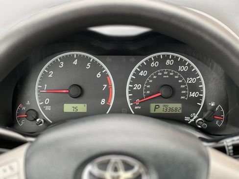 Used 2013 Toyota Corolla LE image 14