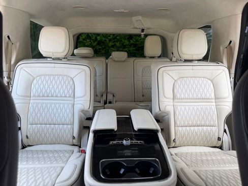 Used 2020 Lincoln Navigator Black Label w/ Cargo Convenience Package AWD/4WD image 56