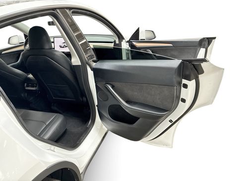 Certified 2023 Tesla Model Y Long Range AWD/4WD image 12