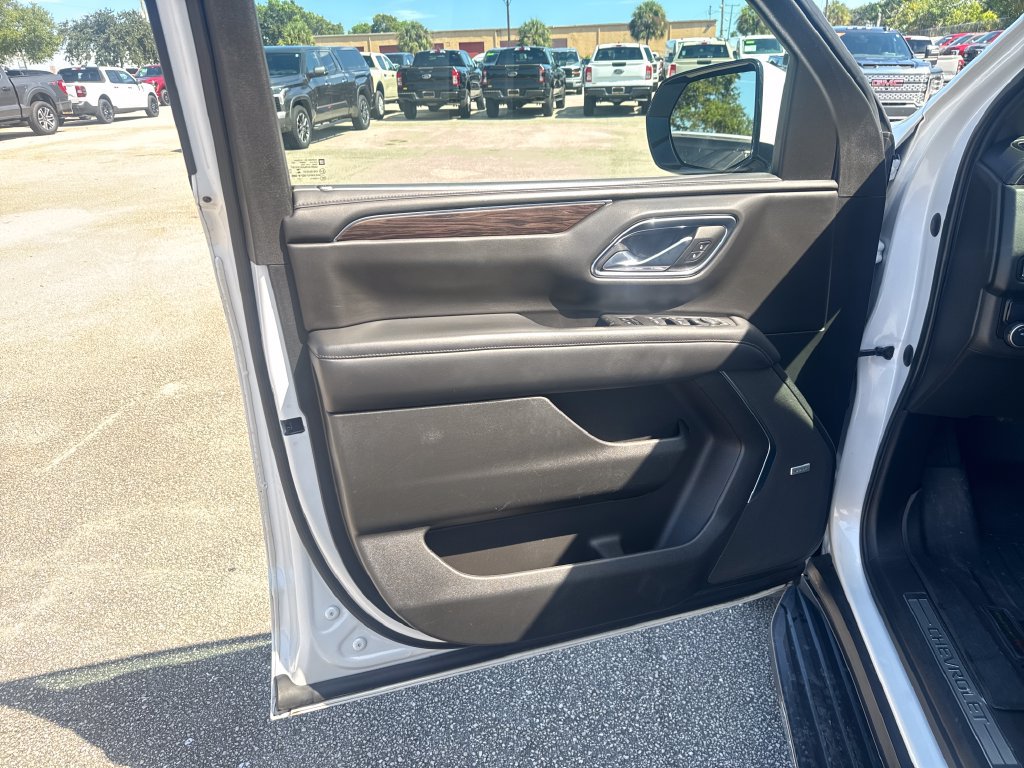 Used 2021 Chevrolet Suburban LT RWD image 13