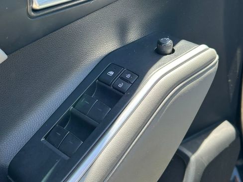 Used 2023 Toyota Highlander XLE FWD image 26