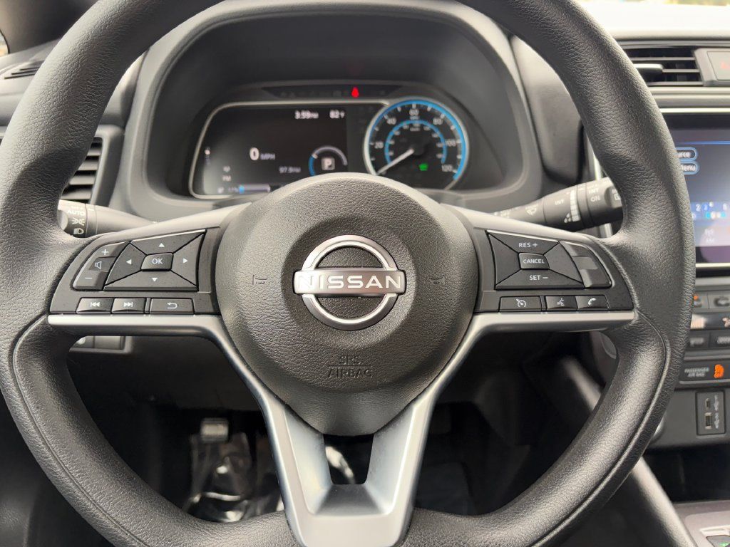 Used 2025 Nissan Leaf S FWD image 11