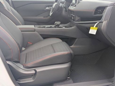 New 2026 Nissan Rogue SV AWD/4WD image 25