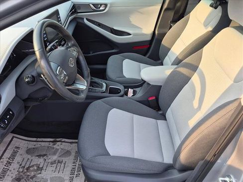 Used 2020 Hyundai Ioniq SE FWD image 12