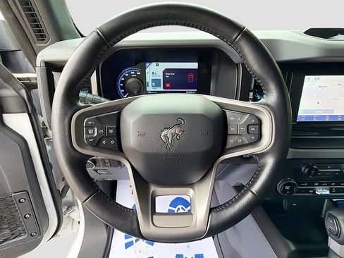 Used 2023 Ford Bronco Black Diamond w/ Sasquatch Package AWD/4WD image 11