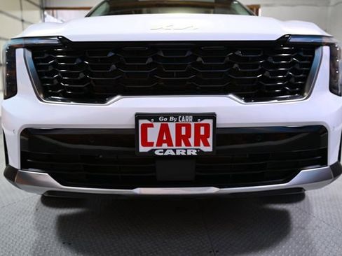 Used 2025 Kia Sorento S image 16