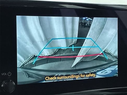 Used 2025 Toyota Corolla Cross L image 21