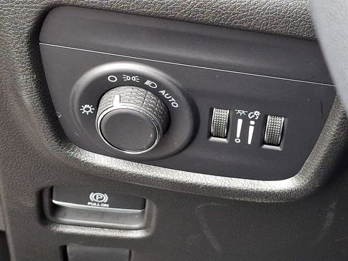 Used 2023 Jeep Grand Cherokee L Laredo AWD/4WD image 26