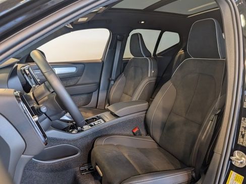 New 2026 Volvo XC40 B5 Ultra w/ Protection Package Premier image 11