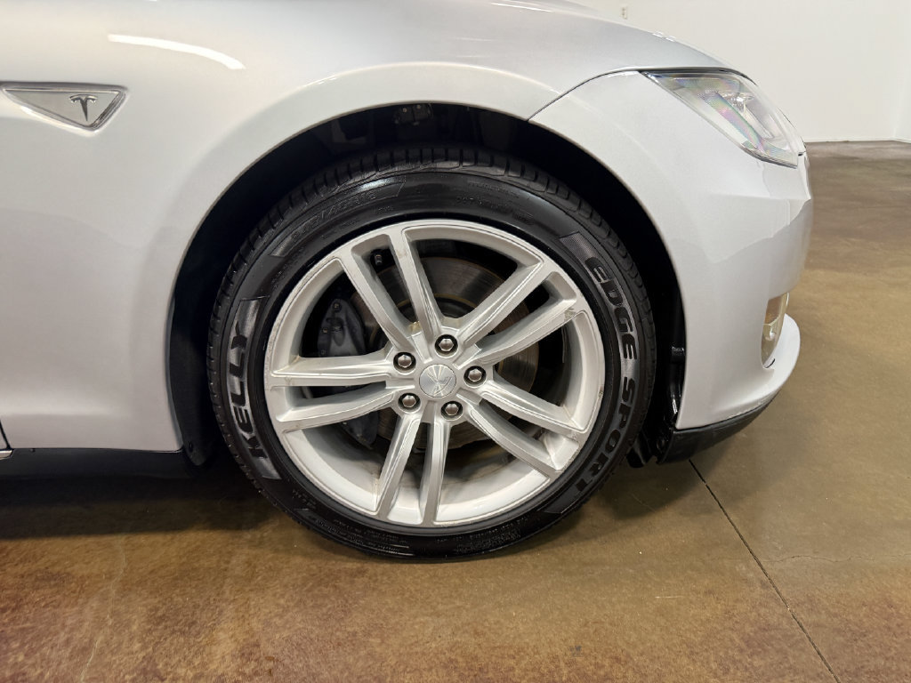 Used 2013 Tesla Model S Performance RWD image 74