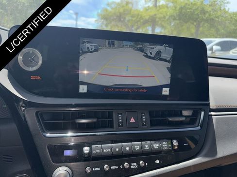 Certified 2025 Lexus ES 350 w/ Premium Package image 19
