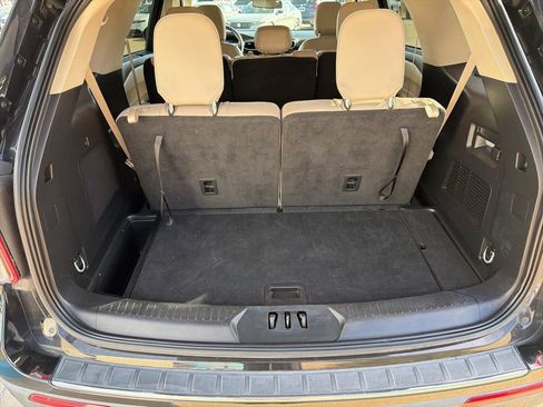 Used 2023 Ford Explorer Limited image 14