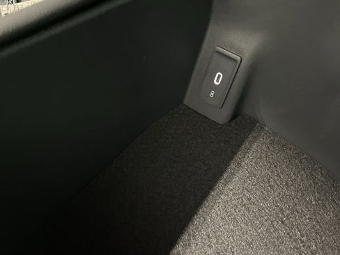 New 2026 Volkswagen Atlas SE image 23