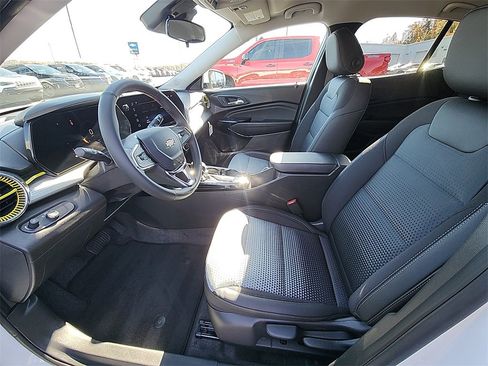 New 2026 Chevrolet Trax LT w/ Driver Confidence Package image 15