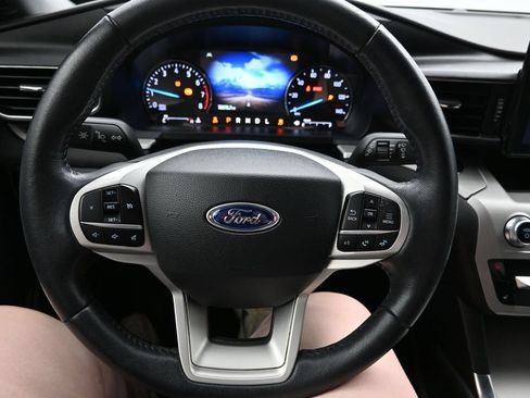 Certified 2023 Ford Explorer XLT w/ Equipment Group 202A RWD image 16