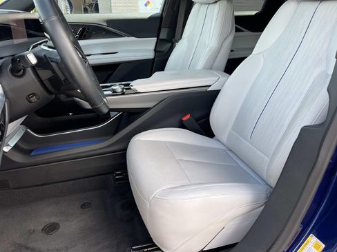 Certified 2024 Cadillac Lyriq Luxury AWD/4WD image 22