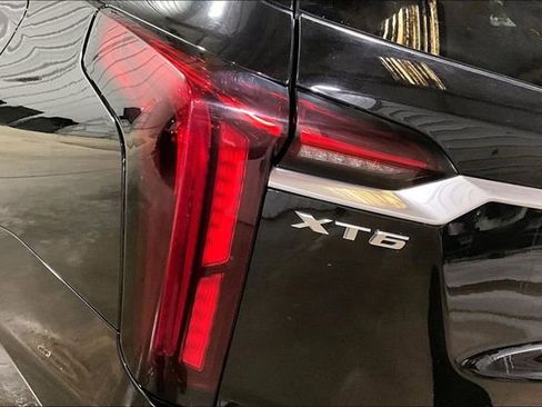 Used 2023 Cadillac XT6 Premium Luxury image 8