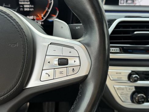 Used 2022 BMW 750i xDrive w/ Executive Package image 22