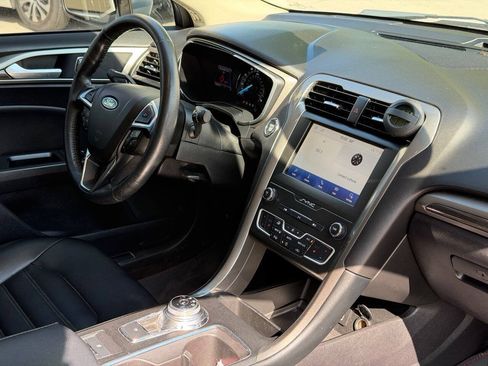 Used 2020 Ford Fusion SEL FWD image 13
