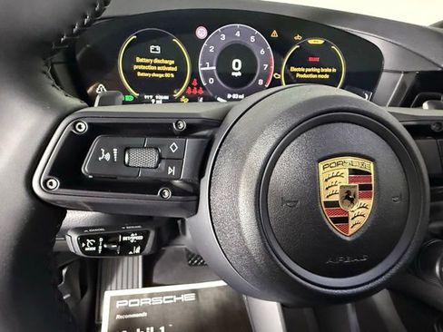 New 2025 Porsche Cayenne Coupe image 38