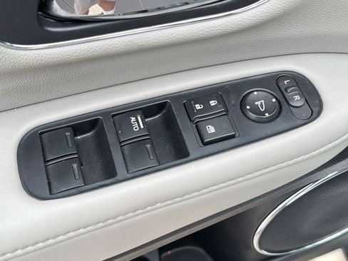 Used 2022 Honda HR-V EX-L image 11