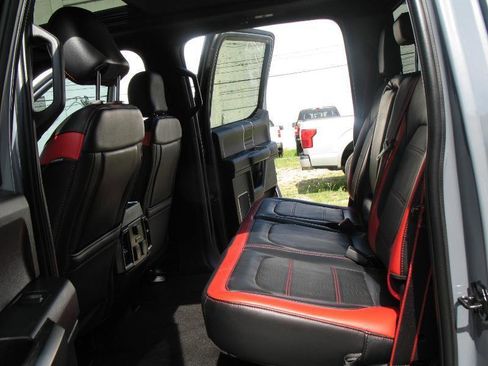 Used 2019 Ford F150 Lariat w/ Equipment Group 502A Luxury AWD/4WD image 24