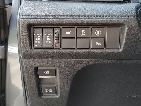 Certified 2024 Honda Odyssey Touring image 24