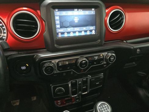 Used 2021 Jeep Wrangler Unlimited Rubicon w/ Cold Weather Group image 6