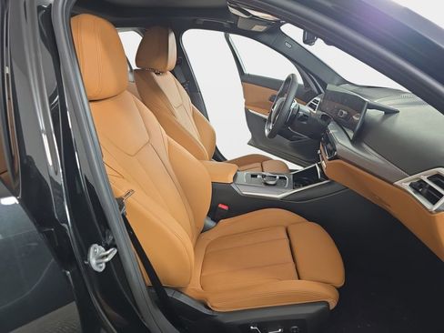 Used 2025 BMW 330i xDrive Sedan w/ Premium Package image 11