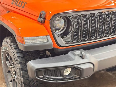 New 2026 Jeep Gladiator Sport AWD/4WD image 12