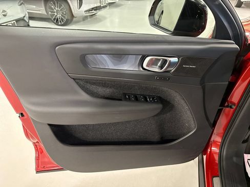 Certified 2023 Volvo C40 P8 Recharge Ultimate AWD/4WD image 9