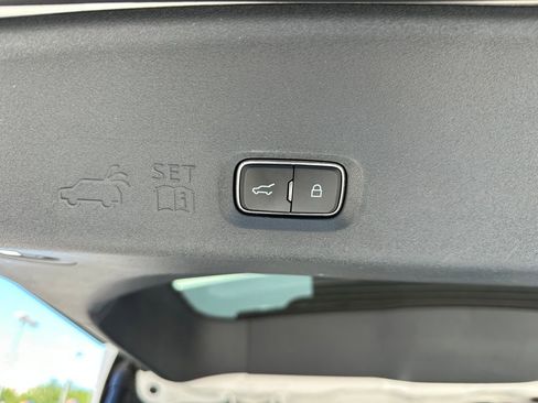 Used 2025 Ford Expedition Active RWD image 24