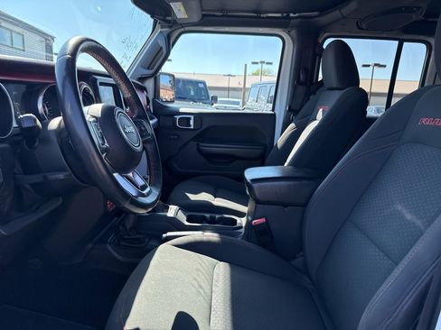 Used 2018 Jeep Wrangler Unlimited Rubicon w/ Cold Weather Group AWD/4WD image 12