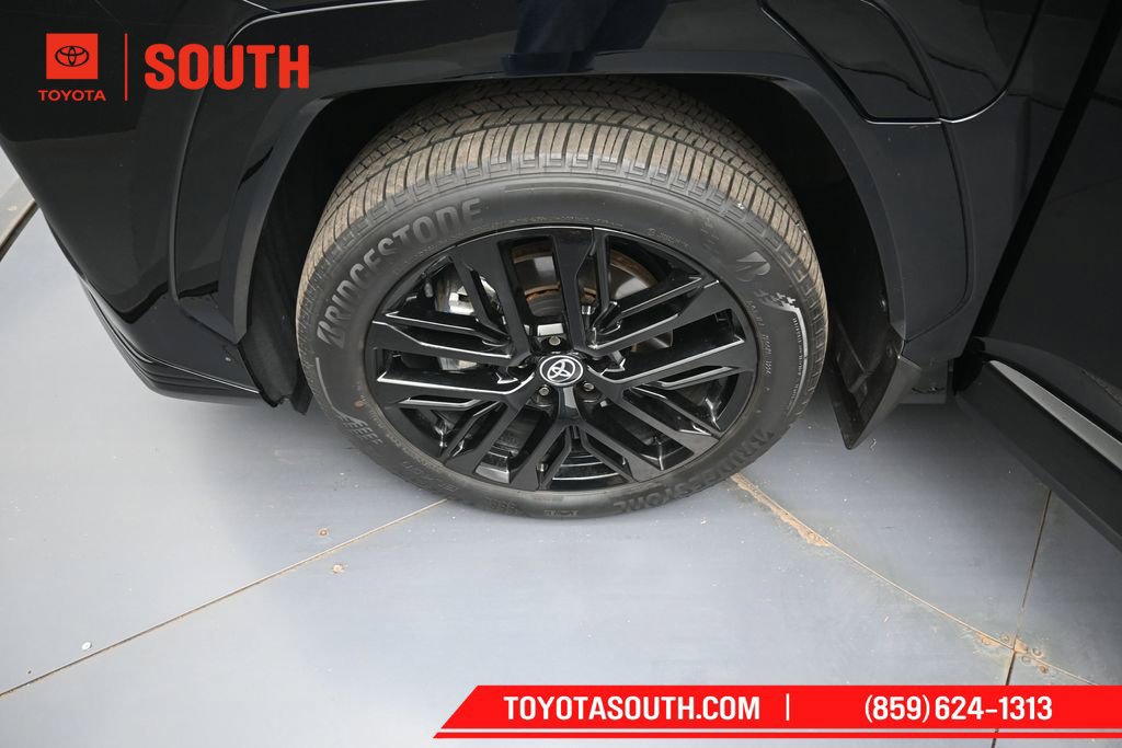 Used 2026 Toyota RAV4 XSE AWD/4WD image 36