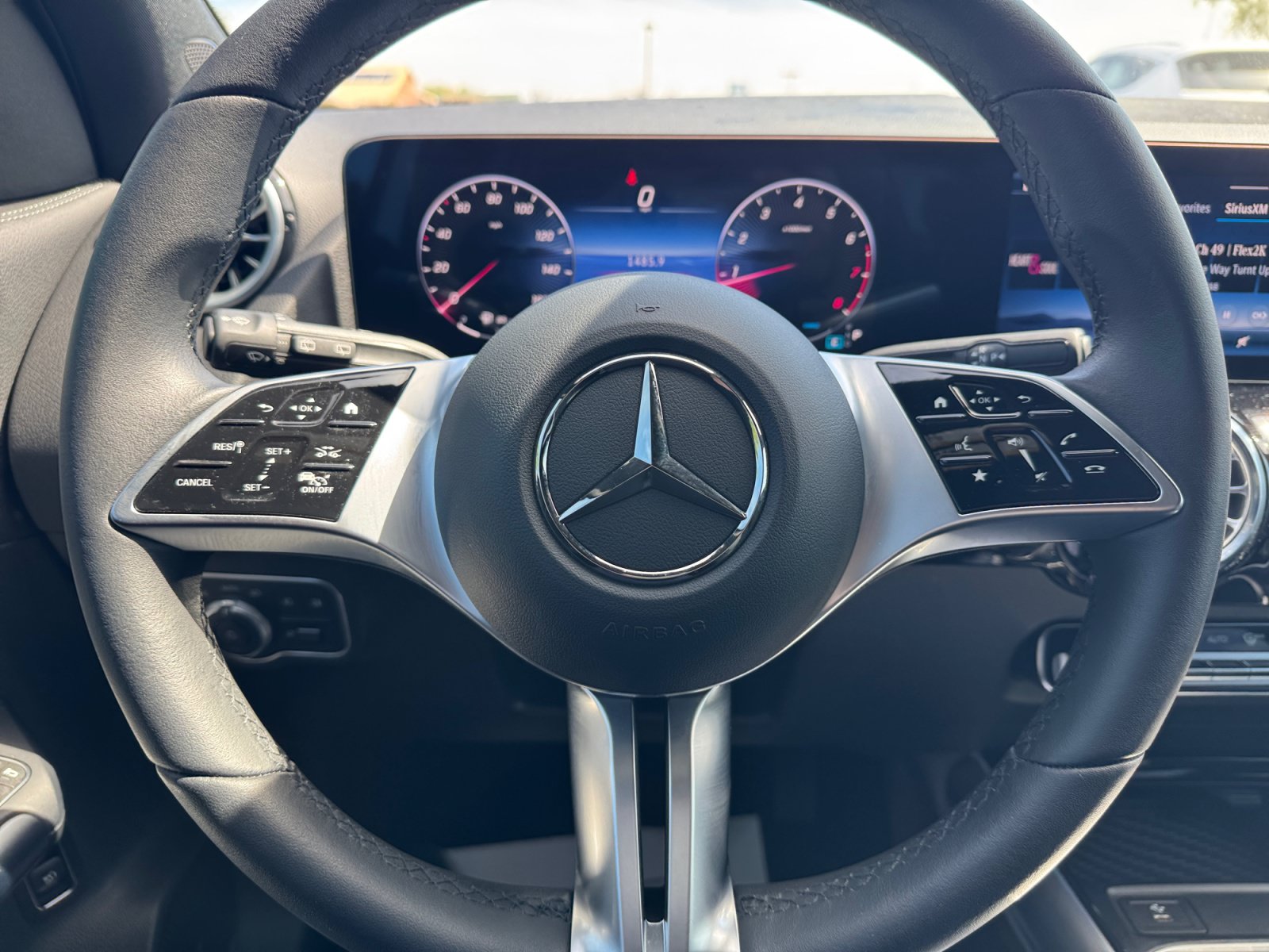 Used 2025 Mercedes-Benz GLA 250 4MATIC image 9