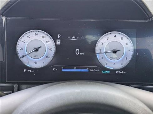 Used 2024 Hyundai Elantra SEL w/ Convenience Package FWD image 4