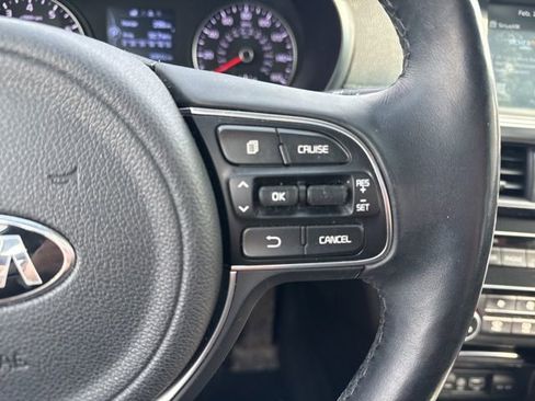 Used 2017 Kia Optima EX image 19