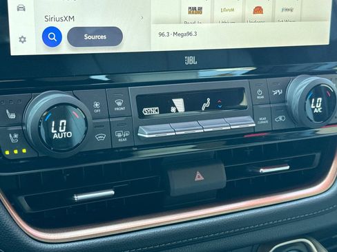 Certified 2025 Toyota Grand Highlander AWD Hybrid image 28