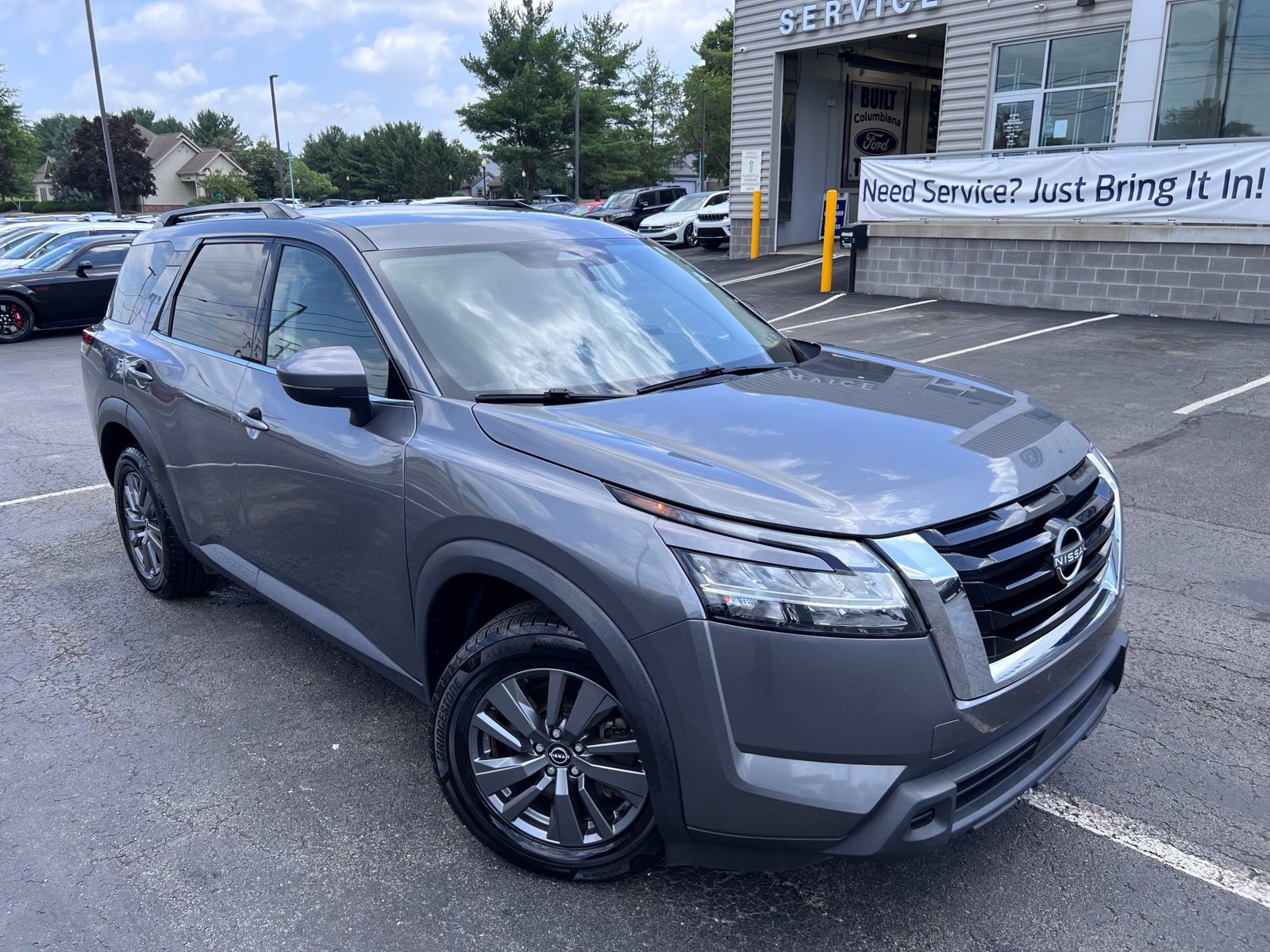 Used 2022 Nissan Pathfinder SV AWD/4WD image 16
