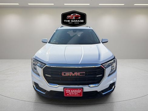 Used 2022 GMC Terrain SLE w/ Driver Convenience Package image 8