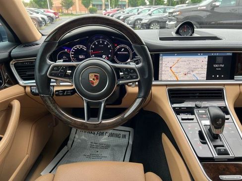 Used 2017 Porsche Panamera 4 AWD/4WD image 17
