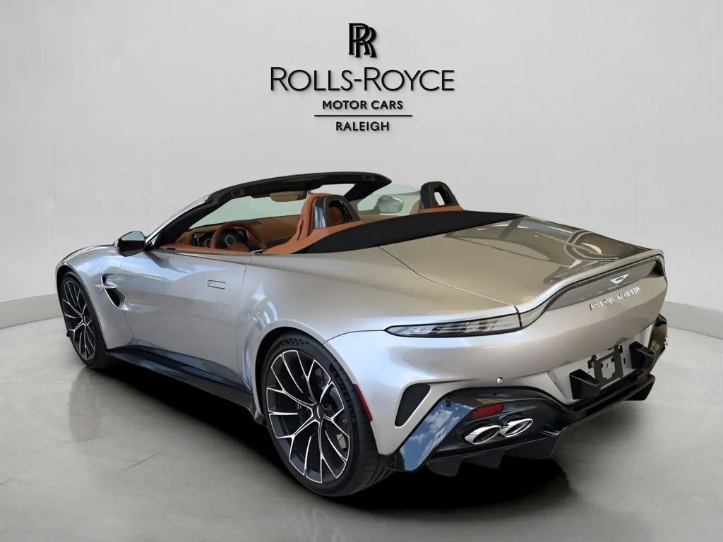 Used 2026 Aston Martin V8 Vantage Convertible RWD image 8