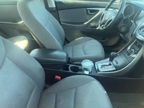 Used 2013 Hyundai Elantra GLS w/ Preferred Pkg FWD image 4
